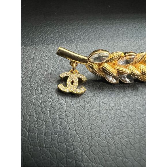 Chanel dangle cc brooch pin - Picture 2 of 6